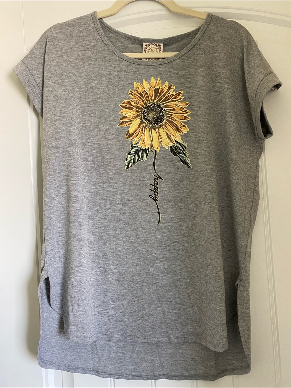 Gray Sunflower Crewneck Tee - Casual Women's Top